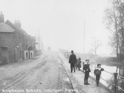 A misty Highbridge Street